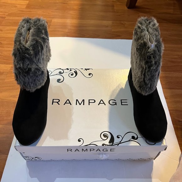 New Womens Faux Fur Ankle Fashion Boots NIB - Picture 2 of 9